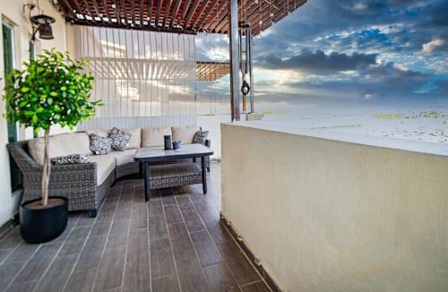 Tepic House | Modern Home with Parking 3ACs, 1King & 3Queen Beds Netflix PayPerView