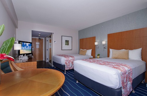 McCully - Moiliili Apartment | Modern hotel room with ocean views. Gorgeous views and two full beds.