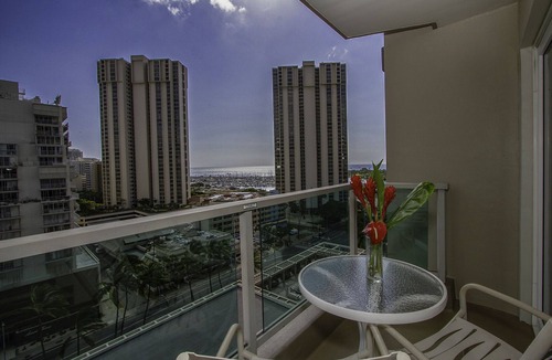 McCully - Moiliili Apartment | Modern hotel room with ocean views. Gorgeous views and two full beds.