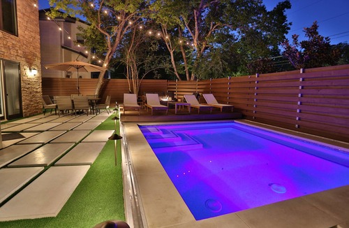 South Lamar House | Modern House 5 min from DT with Pool l Gym l Rooftop with DT View