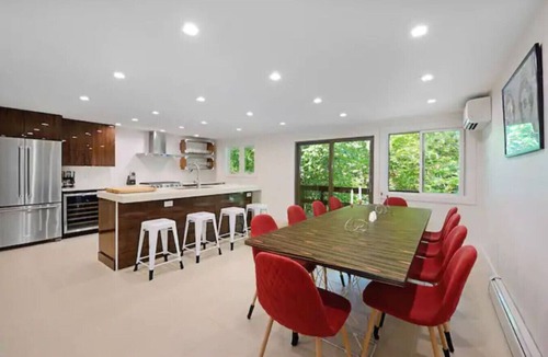 Hunter Cabin | Modern Hunter Mountain House with Tons of Space