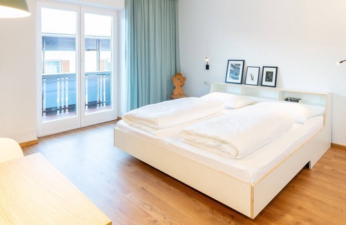 Valdaora di Mezzo Apartment | Modern "Hus Apartment - Nr. 1" with Balcony, Garden & Wi-Fi