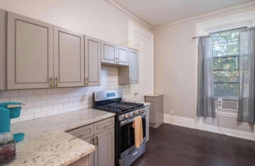East Price Hill Apartment | Modern Incline District Studio. 5 mins to Downtown+Stadiums #1