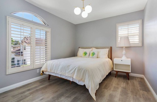 Irvine Business Complex Condo | Modern Irvine Getaway on Steely #42612