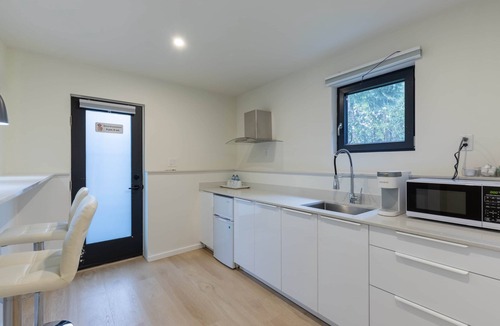 Burnaby House | Modern King-Size Guest Suite w/AC