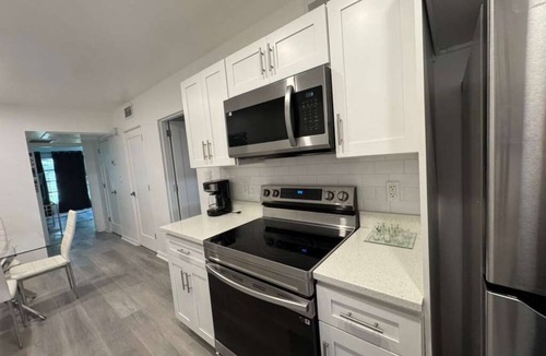Thornton Park Condo | Modern Lake Eola Condo in the Heart of Thornton Park