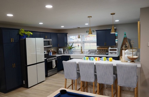 Chippewa Lake House | Modern Lake Side Retreat Big Drive Way Cozy Feel Pet Friendly