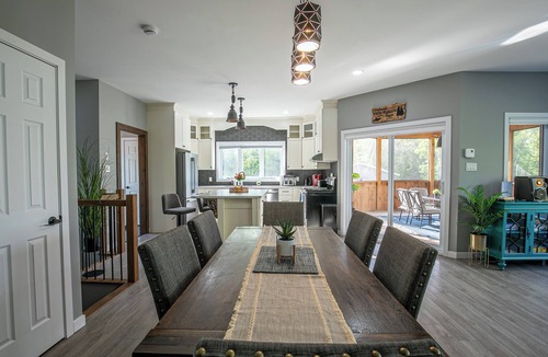 Bouchette Ski Chalet | Modern Lakefront Chalet with Games Room, Gym, Wrap Around Balcony & Scenic Views