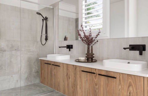Lambert Apartment | Modern Lambert Apartment