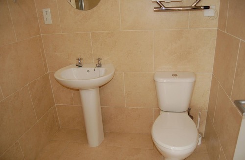 Trearddur Bay Apartment | Modern Large Apartment, Spectacular Sea Views.