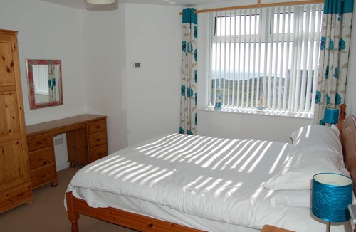Trearddur Bay Apartment | Modern Large Apartment, Spectacular Sea Views.