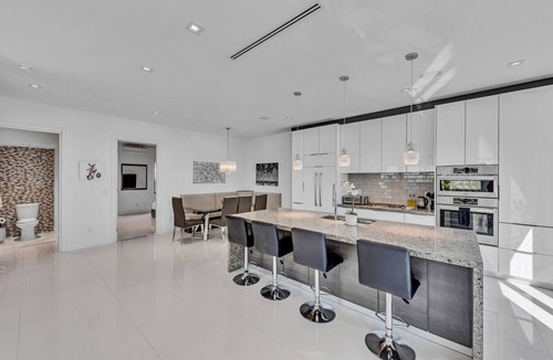 Colee Hammock House | Modern Las Olas Masterpiece, Steps from Las Olas