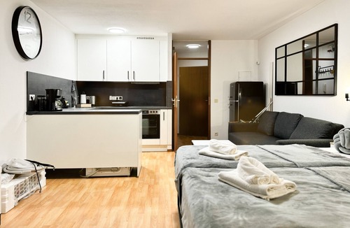 Karlsruhe City Centre Apartment | Modern living studio Karlsruhe frieden apartments