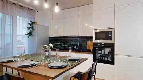 Le Kremlin-Bicetre Apartment | Modern Loft - 8 Guests- 4 rooms- 2 Bathrooms- Near Paris- Private car park