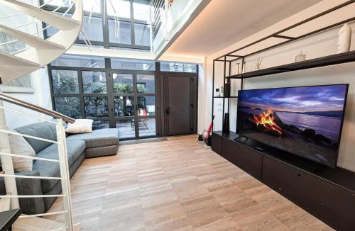 Precotto Apartment | Modern loft, design & comfort