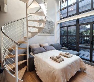 Precotto Apartment | Modern loft, design & comfort