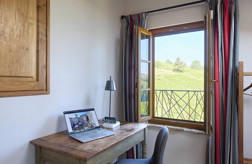 Strevi Apartment | MODERN LOFT IN THE MIDDLE OF THE VINEYARD WITH AMAZING SALT WATER POOL