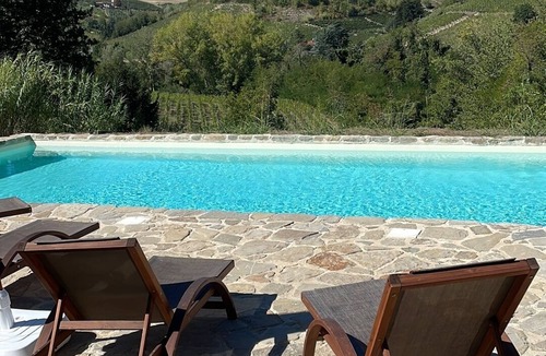 Strevi Apartment | MODERN LOFT IN THE MIDDLE OF THE VINEYARD WITH AMAZING SALT WATER POOL