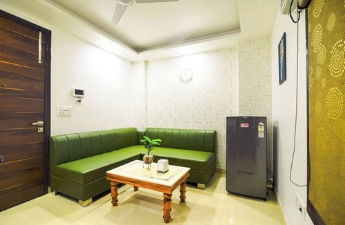 Gurugram Apartment | Modern loft overlooking hills and park