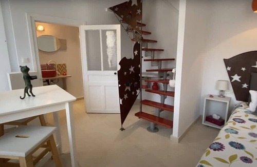 Dun-le-Palestel Apartment | Modern Loft with Play Area in Dun-le-Palestel