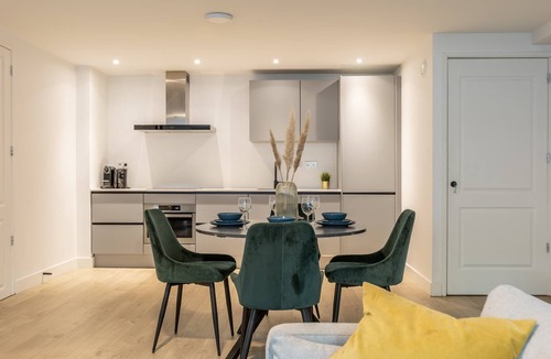Rotterdam Apartment | Modern Lower-Ground Apartment in Rotterdam West
