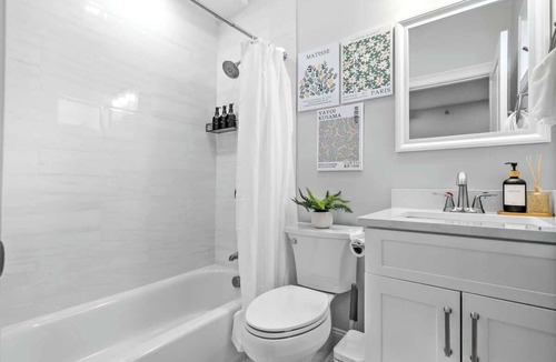 Central Square Apartment | Modern LUX - Deck+ Parking Near T Harvard/MIT/BU