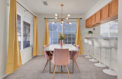 North Central Westminster House | Modern Luxe Stay Bright & Photo-Ready
