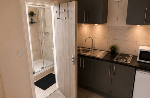 Lady Margaret House | Modern Luxe Studio | Discount For Long Stays
