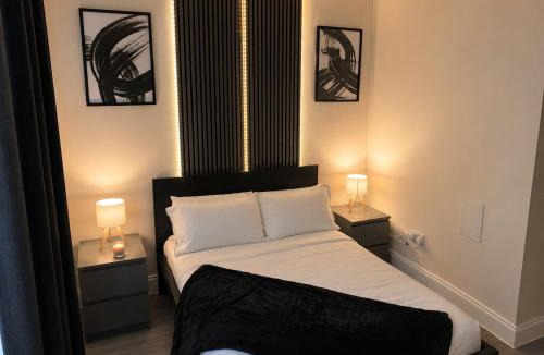 Lady Margaret Apartment | Modern Luxe Studio