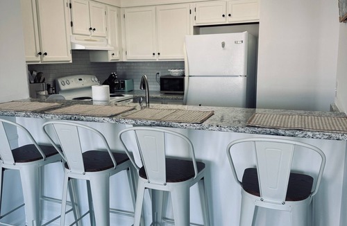 Ocean Isle Beach Condo | Modern, luxurious 1-bedroom condo in stunning Ocean Isle Beach