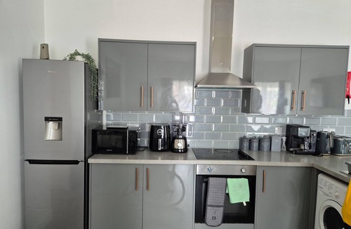 Fenny Stratford Apartment | Modern Luxurious 2 Bedroom Apartment with Balcony on High Street!