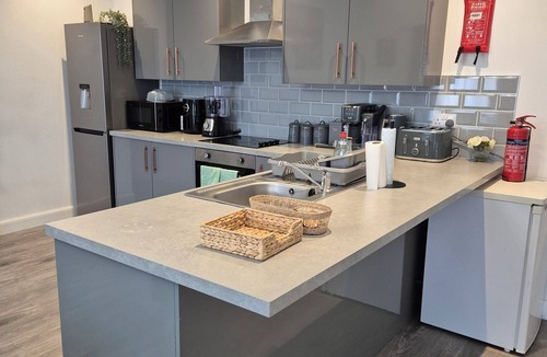 Fenny Stratford Apartment | Modern Luxurious 2 Bedroom Apartment with Balcony on High Street!