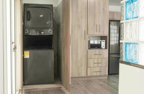 Cali Apartment | Modern Luxurious Apt with Spa near Chipichape