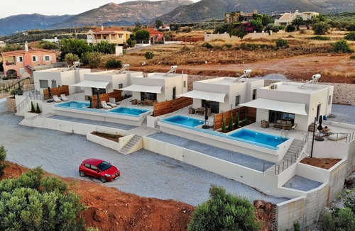 Trochalia Apartment | Modern luxurious suite with private pool and sea view, Suite (FE)