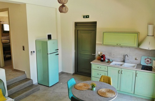 Trochalia Apartment | Modern luxurious suite with private pool and sea view, Suite (STO)