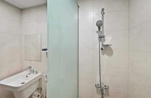 Dubai Sports City Apartment | Modern Luxury 2BR Apartment In Dubai Sports City