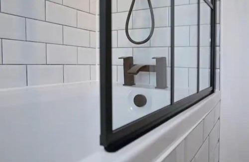 Macclesfield House | Modern Luxury 4 Bed House in Heart of Macclesfield