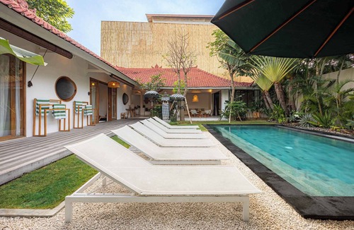 Sunset Road Villa | Modern & Luxury 4BR Villa in Seminyak w/Fast Wifi