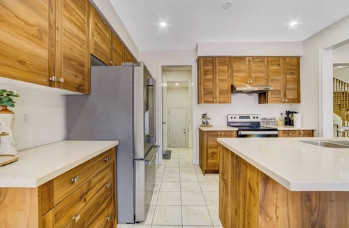 Caledon House | Modern Luxury 5 ⭐ Space in Caledon| Sleeps 8