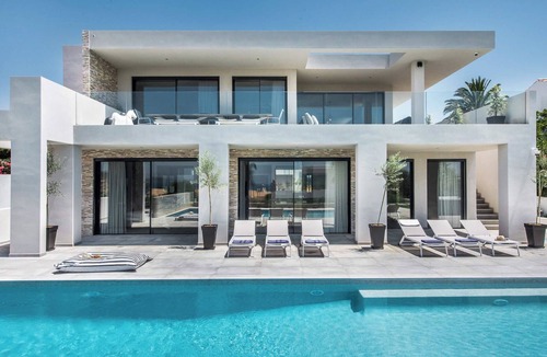 Porto de Mos Villa | Modern Luxury Algarve Villa near Lagos Close to Beach with Pool