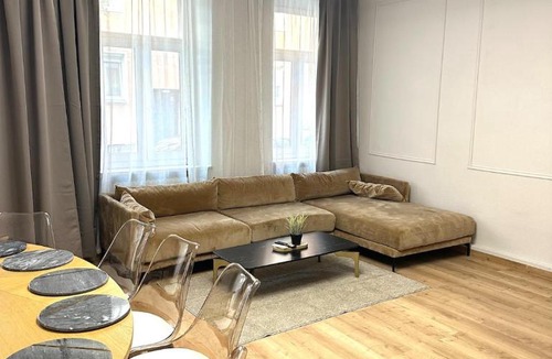Glockenhof Apartment | Modern luxury apartment central parking
