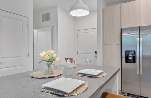 Pinellas Park Apartment | Modern Luxury Apt Near St. Pete Downtown & Beaches