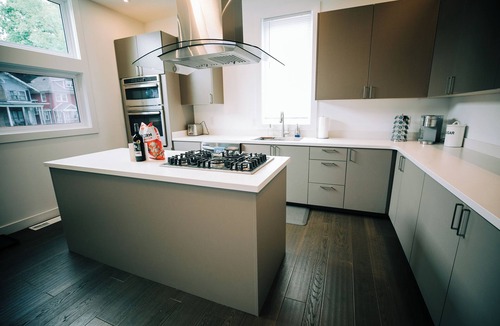 Mapleton/Fall Creek House | Modern Luxury Centrally Located 3BR/3BA Mins Away From Fairgrounds & Downtown