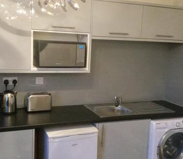 Smethwick Apartment | Modern Luxury Central Apartment