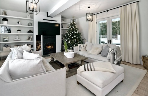 Glen Huron House | Modern Luxury Farmhouse - Seasonal/Monthly rental only