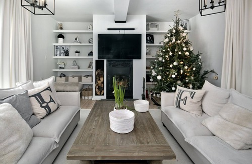 Glen Huron House | Modern Luxury Farmhouse - Seasonal/Monthly rental only