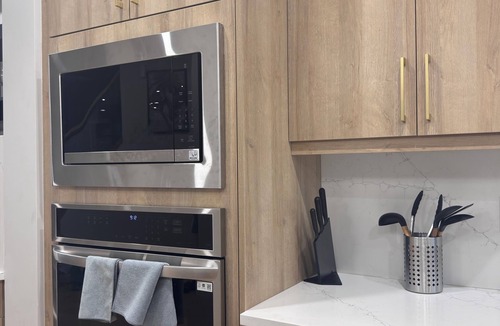 Southwest Edmonton House | Modern luxury home close to University of Alberta and near downtown