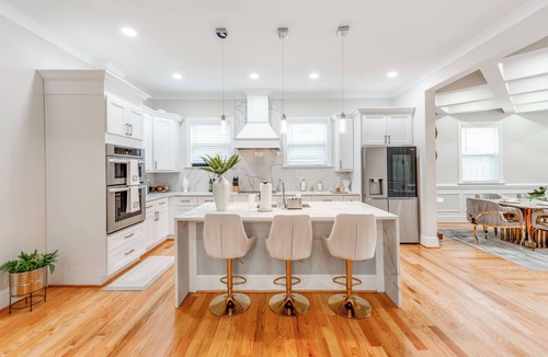 Charlotte House | Modern Luxury Home near NoDa 5BR, 5BA, Sleeps 10