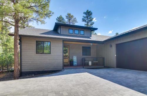 Torreon House | Modern Luxury in Torreon w/HOT TUB!