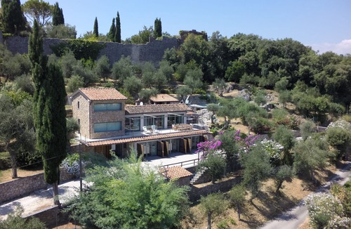 Camaiore Villa | modern luxury villa with pool and view on hills - Pietrasanta & Forte dei Marmi